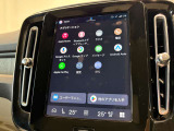 アプリのインストールで機能を増やしたり、アイコンの位置を自在に移動したりと、まさにスマートフォン同様の操作が可能です。 AppleCarPlayやAndroidAutoに対応しております。