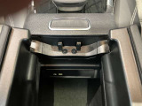 タイプC端子が装備されています。