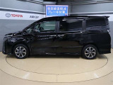 両側パワースライドドア付きだから、狭い駐車スペースなどでの 乗り降りラクラク!小さなお子さまのいるご家庭には嬉しい装備。