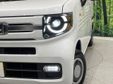 【LEDヘッドライト】悪天候や夜間走行時も良好な視界を確保し安心して運転できる高輝度LEDヘッドライトを装備!点灯速度が早く、消費電力も抑えられています。