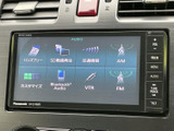 ラジオやBluetooth Audioなど複数の音源が画面にまとまり、聴きたいメディアを選びやすい構成です。メニューが視認しやすく、普段使う音楽や放送を切り替える際にも便利です。