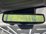 【デジタルインナーミラー】後席の大きな荷物や同乗者で後方が確認しづらい時でも安心!カメラが撮影した車両後方の映像をルームミラー内に表示。クリアな視界で状況の確認が可能です!