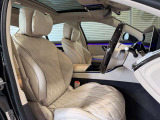 メルセデスのシートは、少し硬めに出来ておりますので、長時間の運転でも疲れにくく、安全にドライビングをお楽しみ頂けます