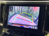【バックカメラ】駐車時に後方がリアルタイム映像で確認できます。大型商業施設や立体駐車場での駐車時や、夜間のバック時に大活躍!運転スキルに関わらず、今や必須となった装備のひとつです!