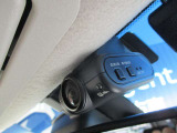 運転席助手席の間にドリンクホルダーです。