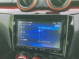 Bluetooth AudioやFMなど、画面から音源を選べるオーディオメニューです。表示項目を見ながら使いたい機能を選択でき、通勤や休日のお出かけなど幅広い場面で活用できます。
