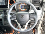 【純正革巻きステアリング】上質な革を使用することで、手にしっかり馴染みとても運転しやすいハンドルです♪