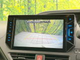 【バックカメラ】駐車時に後方がリアルタイム映像で確認できます。大型商業施設や立体駐車場での駐車時や、夜間のバック時に大活躍!運転スキルに関わらず、今や必須となった装備のひとつです!