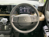 【純正革巻きステアリング】上質な革を使用することで、手にしっかり馴染みとても運転しやすいハンドルです♪