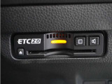 ◆ETC2.0◆進化したドライブ体験。料金収受システムだけだったETCが生まれ変わって、高速道路を賢く使うETC2.0に進化しました。多彩な情報サービスが便利で快適なドライブ体験を提供します。