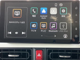 ラジオやテレビ、Bluetoothなどのメニューが並び、使いたい機能を画面から選びやすい構成です。電話や設定もまとめて確認でき、日々の移動に合わせて活用いただけます。
