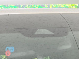 【プリクラッシュセーフティ】前方の車両等を検知し、衝突しそうな時は警報で注意を促し、ブレーキを踏む力をサポート。ブレーキを踏めなかった場合は衝突被害軽減ブレーキが作動、衝突回避をサポートします。