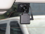 スマートルームミラー★車両後方のカメラ映像をミラー面に移して、いつでもクリアな後方視界を確保します♪
