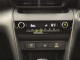 オートエアコンで車内も快適です。冬や雨の日の室内の結露防止等コンディションに加えて、冷え過ぎ、暖め過ぎに因る燃費を悪化を防ぎます。一度、温度を設定すれば自動的に過ごし易い温度に調整してくれますよ。