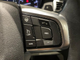 ブラインドスポットモニターは、左右斜め後ろを平行して走る車を認識し、車線変更の際に危険を察知するとドライバーへ警告を促します。夜・雨・トンネル内など走行時の環境が悪い時ほど便りになる機能です!