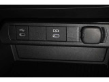 USB端子ソケット装備!アクセサリーDC12Vソケット装備!