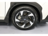 純正アルミホイール装備です!タイヤサイズは225/55R18を装着、シンメトリカルAWDとe-BOXERの走りをお楽しみください!