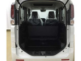 シートアレンジが多彩で、荷物の大小に応じてスペースを変えられる便利なお車です!