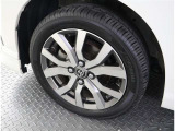 電動スライドドアのスイッチ付です。車内からもスイッチひとつで楽にドアの開閉が可能です。電動なので開閉時に力を使う必要がなく、半ドアになることもありません!