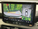 【パノラミックビューモニター】専用のカメラにより、上から見下ろしたような視点で360度クルマの周囲を確認することができます☆死角部分も確認しやすく、狭い場所での切り返しや駐車もスムーズに行えます。