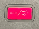 ●電動リアゲート:ワンタッチでリアゲートの開閉ができ、荷物などで両手が塞がっている状態でも簡単に開閉ができる便利機能です。