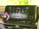 音源の選択画面が見やすく整理され、好みの音楽や接続先を選びやすい仕様です。日々の移動時間に合わせて、使いたいオーディオソースを確認しながら活用できます。