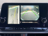 アラウンドビューモニターは4方のカメラで真上から車を見たようにモニターで確認ができる日産の自慢の装備です。是非実際の車で体感してみてください。