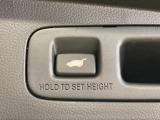 【パワーバックドア】スマートキーや運転席のボタンを押すだけでリアゲートが自動で開閉します!荷物を持っている時や、高い位置にあるバックドアを閉める際に便利な機能です♪