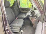 運転席シート廻りは使用感も少なく、良好な状態となっています。丁寧に使われていたことがよくわかりますね。