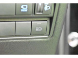 ステアリングスイッチ付き。前方から目を離すことなく操作することが可能です。