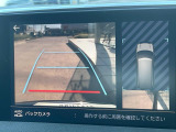 ●ガイドライン付きバックカメラ:不安な駐車もこれで安心!ガイドライン付きなので狭い箇所での駐車もラクラクです!