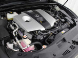 A25A-FXS型 2,487cc 直4 DOHCエンジンと3NM型 交流同期電動機のハイブリッドシステム搭載、駆動方式はFFです。