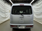スライドドアだから、狭い駐車スペースなどでの 乗り降りラクラク!小さなお子さまのいるご家庭には嬉しい装備。