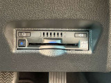 メンテナンスノート、取扱説明書ですね。 車の情報が凝縮されています。 車の整備記録が記載されている大事な物ですよ。
