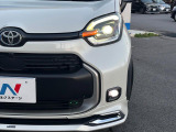 【LEDヘッドライト】悪天候や夜間走行時も良好な視界を確保し安心して運転できる高輝度LEDヘッドライトを装備!点灯速度が早く、消費電力も抑えられています。