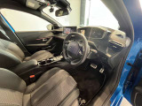 全国のプジョー正規ディーラーでご使用いただける認定中古車保証が付きます。メンテナンス等、お近くのプジョー正規ディーラーにて行うことができますので安心してお乗りいただけます。
