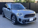 伝統的なクラシックMiniから受け継いだすっきりとしたデザインです。センターコントローラー&トグルスイッチから操作頂けます
