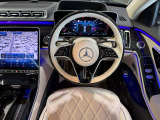 <メルセデスの認定中古車「サーティファイドカー」には、最大100項目にも及ぶ点検・整備項目が設定されています>