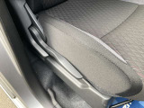 【CVT】低速から中速域ではショックの少ないスムーズな加速を実現。高速域では回転数を抑え、燃費の向上に貢献します。