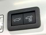 【パワーバックドア】スマートキーや運転席のボタンを押すだけでリアゲートが自動で開閉します!荷物を持っている時や、高い位置にあるバックドアを閉める際に便利な機能です♪