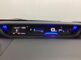 CVT車のセレクトレバーです。低速から高速まで、変速ショックのないスムーズな走りを実現するとともに、エンジン効率のよい領域を維持することで燃費にも貢献します。