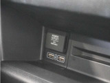 ◆USBチャージャー◆スマートフォンの充電等にも便利なUSBチャージャー!使いやすい場所に装備されています。
