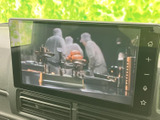 画面でテレビ番組を視聴でき、停車中の待ち時間も車内で過ごしやすくなります。音量調整などのタッチ操作にも対応し、気軽に映像を楽しめる装備です。
