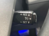 【クルーズコントロール】高速道路もラクラク走行。アクセルを離しても一定速度で走行ができ、長距離運転時の負担を軽減!加速・減速も簡単なスイッチ操作で調整できます。