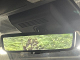 【デジタルインナーミラー】後席の大きな荷物や同乗者で後方が確認しづらい時でも安心!カメラが撮影した車両後方の映像をルームミラー内に表示。クリアな視界で状況の確認が可能です!