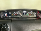 【バックカメラ】運転が苦手な方も車庫入れラクラクです!ギアをリバースに入れれば自動的に切り換わりますので、面倒な操作は不要です♪狭い駐車場もお車を傷つけず安心ですね!