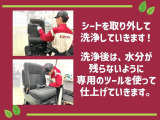 非常時給電システムを作動させる場合に窓に装着する外部給電アタッチメントを装備しています。給電コードを窓から出すので雨天の場合には雨の侵入防止になりますし、虫などの侵入も防げます。