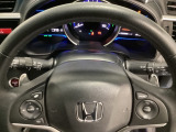 ハンドルにHondaセンシング系のクルーズコントロールやレーンキープアシストなどのスイッチと、オーディオの操作スイッチが装備されています。ハンドルから手を離さず安全に操作できます。