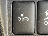 【エマージェンシーブレーキ】走行中に前方の車両等を認識し、衝突しそうな時は警報とブレーキで衝突回避と被害軽減をアシスト。より安全にドライブをお楽しみいただけます。