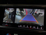 レーダーやカメラにより車両の周囲を常に監視し安全で快適なドライブをサポートします。